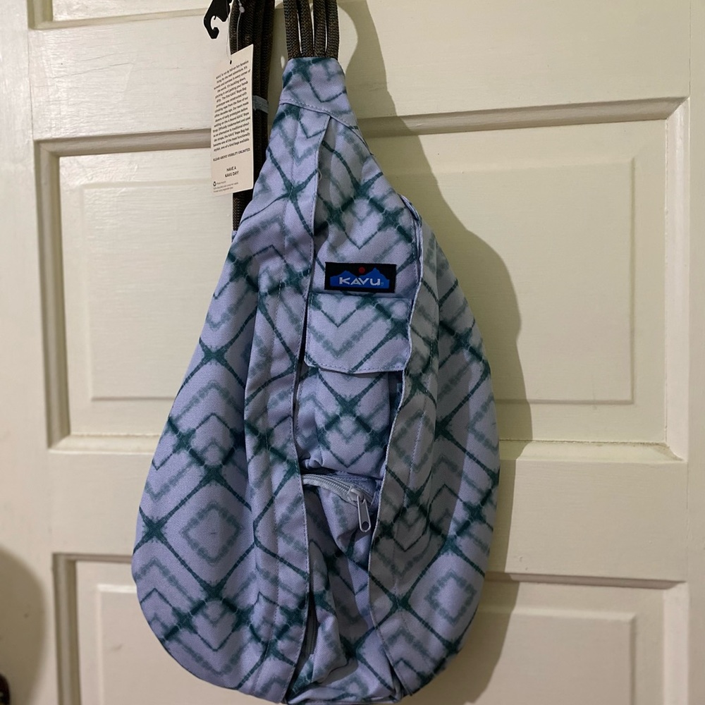 Sold New KAVU Rope Sling Bag Crossbody Backpack 🎒Ocean Dye color Multi NWT - Picture 4 of 11